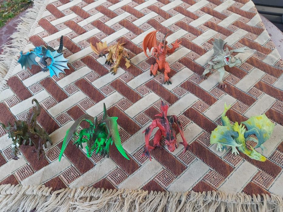 Фигурки драконов. Фигуры драконов. Игрушки драконы. Іграшки дракони