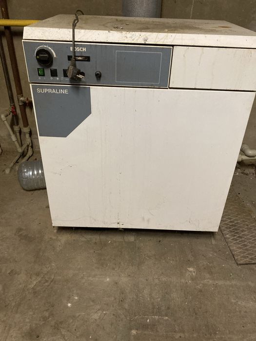 Котёл отопления газовый .