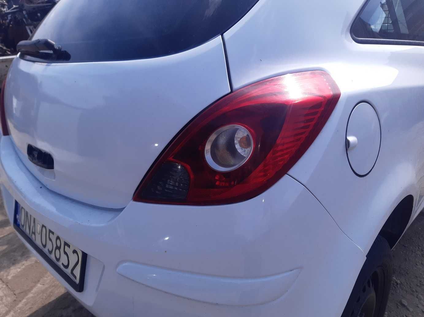 Corsa D 3d - lampa prawy tył