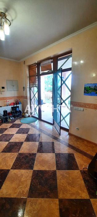 Двухэтажный дом вблизи моря в Вапнярке