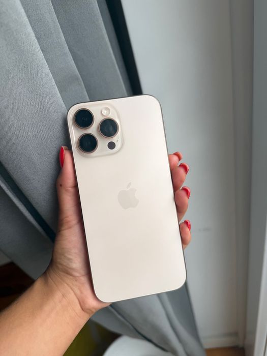 iPhone 16 pro Max (Sem desgaste ) bem conservado