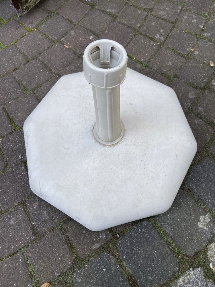 Betonowy stojak na parasol Ikea