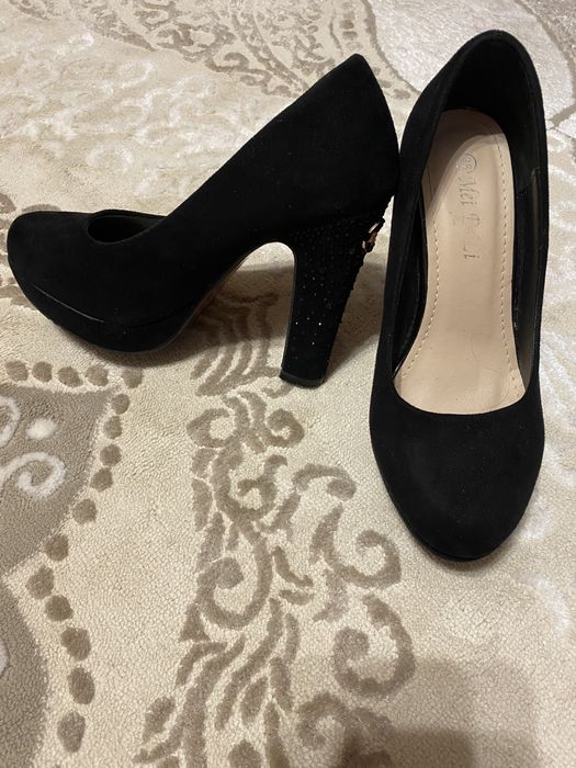 Туфлі жіночі.  .