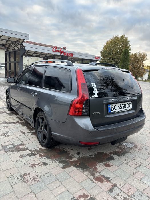 Свій автомобіль volvo v50 2009 1.6d