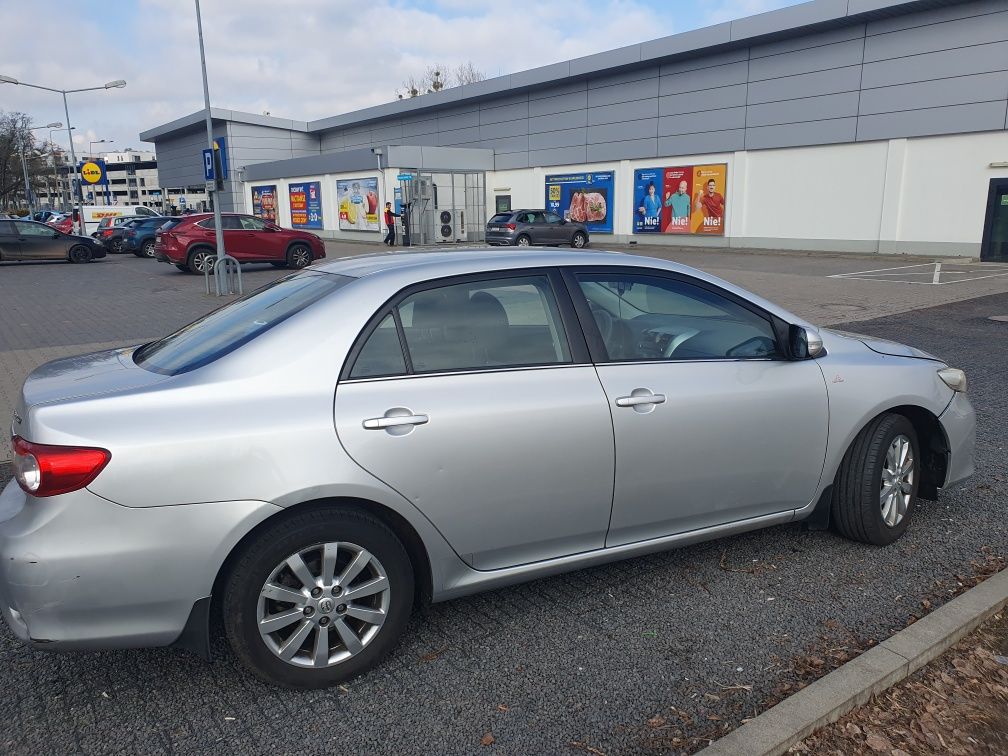 Toyota corolla 1.6 2013 r Salon Polska