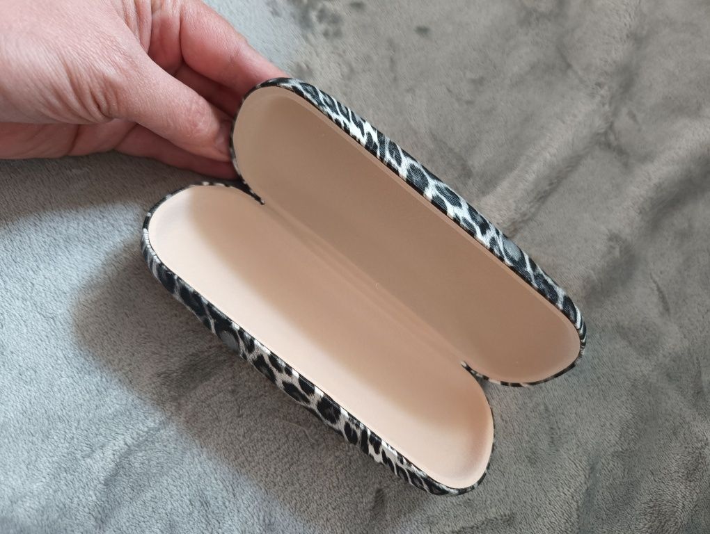 Nowe etui na okulary panterka!