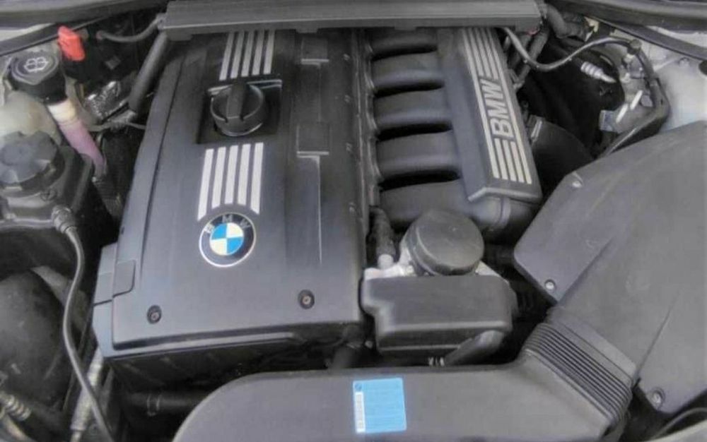 Silnik BMW n53b30a  BMW E90 E92 e60 f10 wał korbowy dół