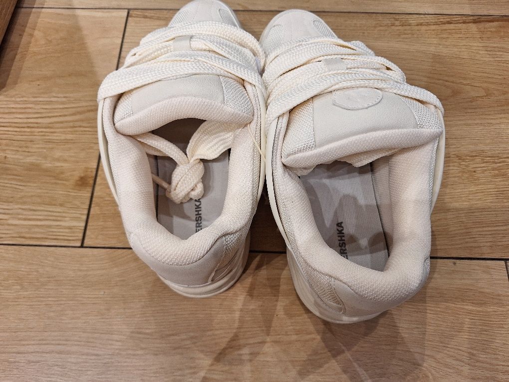Кросовки дутыши Bershka