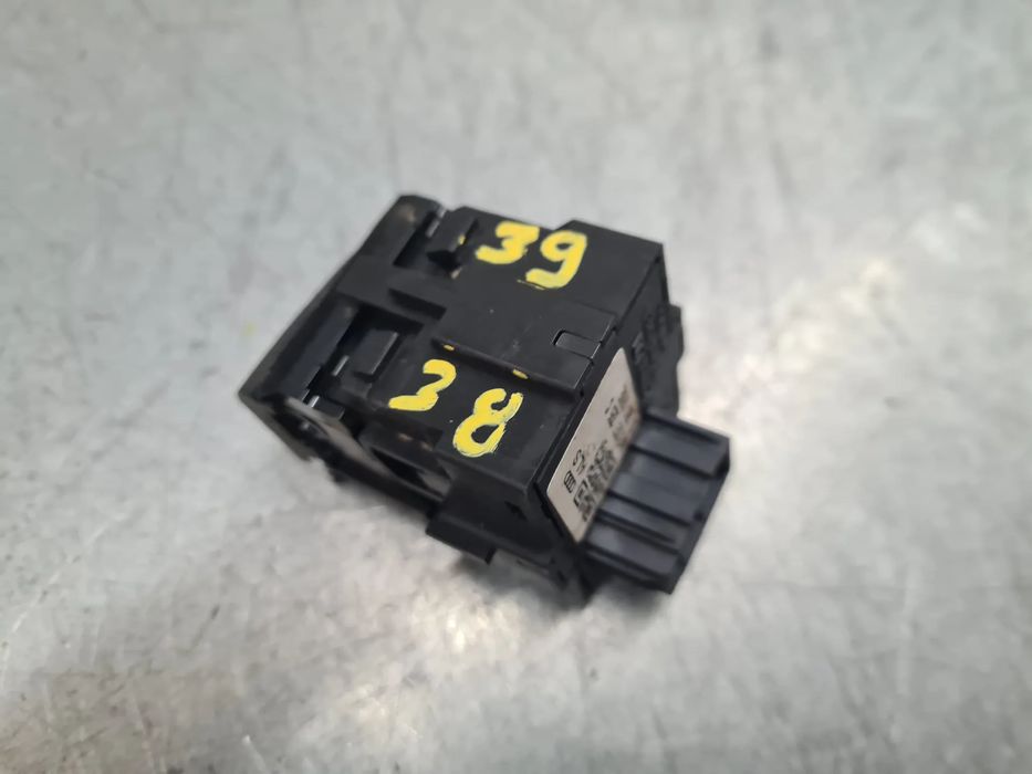 Botão / interruptor travão de parque AUDI A3 (8V1, 8VK)