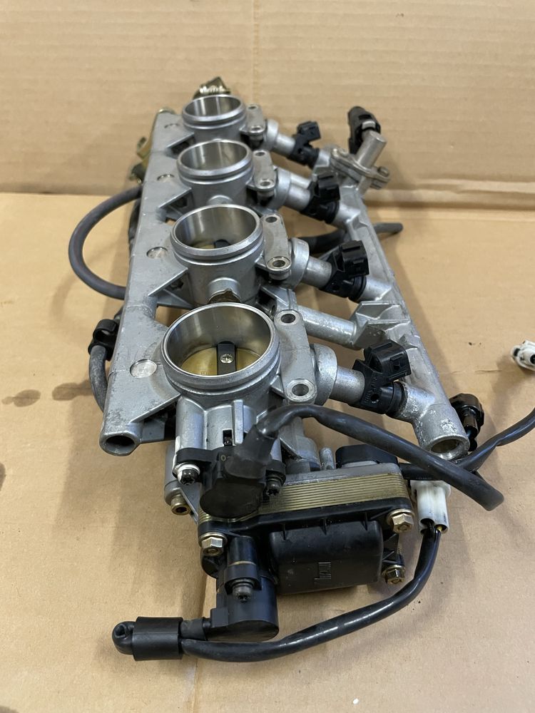 Przepustnice wtryski suzuki gsxr k1, k2 600 idealne