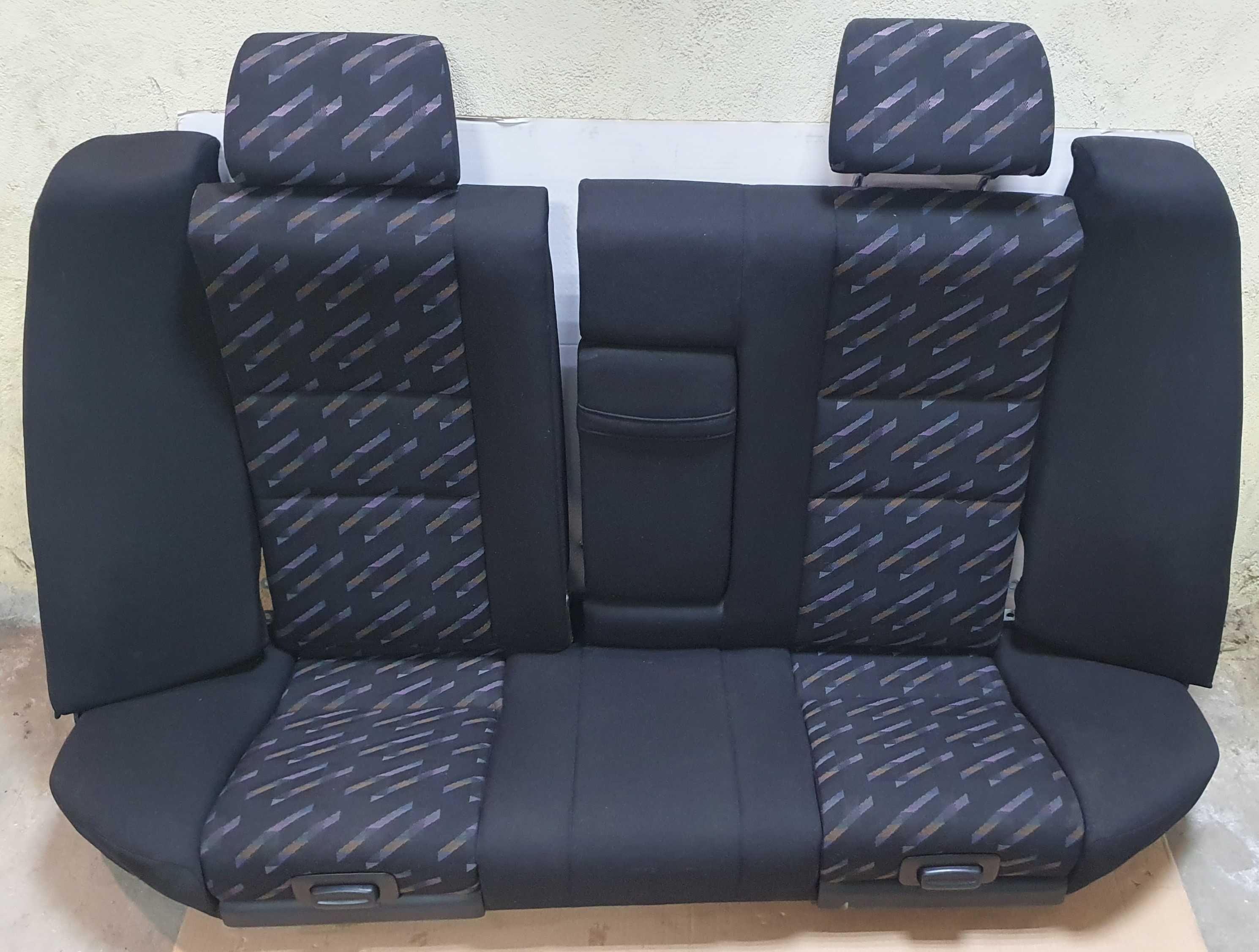 Сідушки Сидіння задні задній диван Mercedes Benz W202 C180