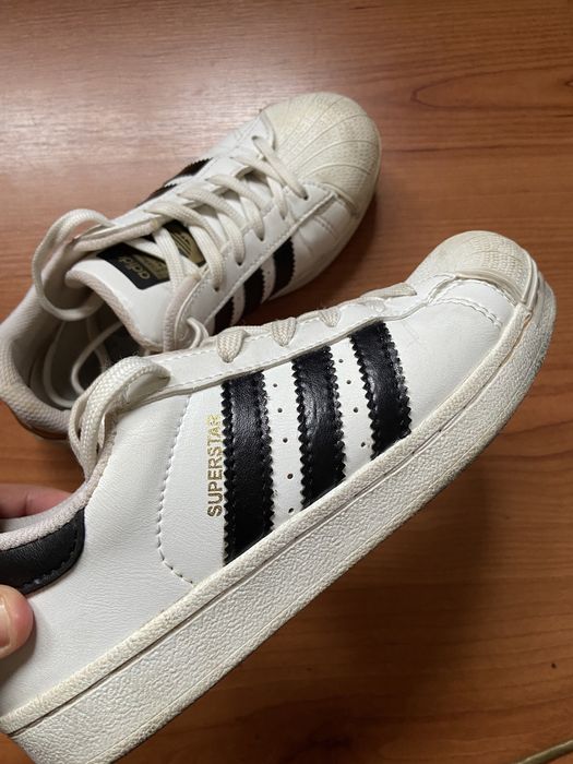 Tenis brancos adidas