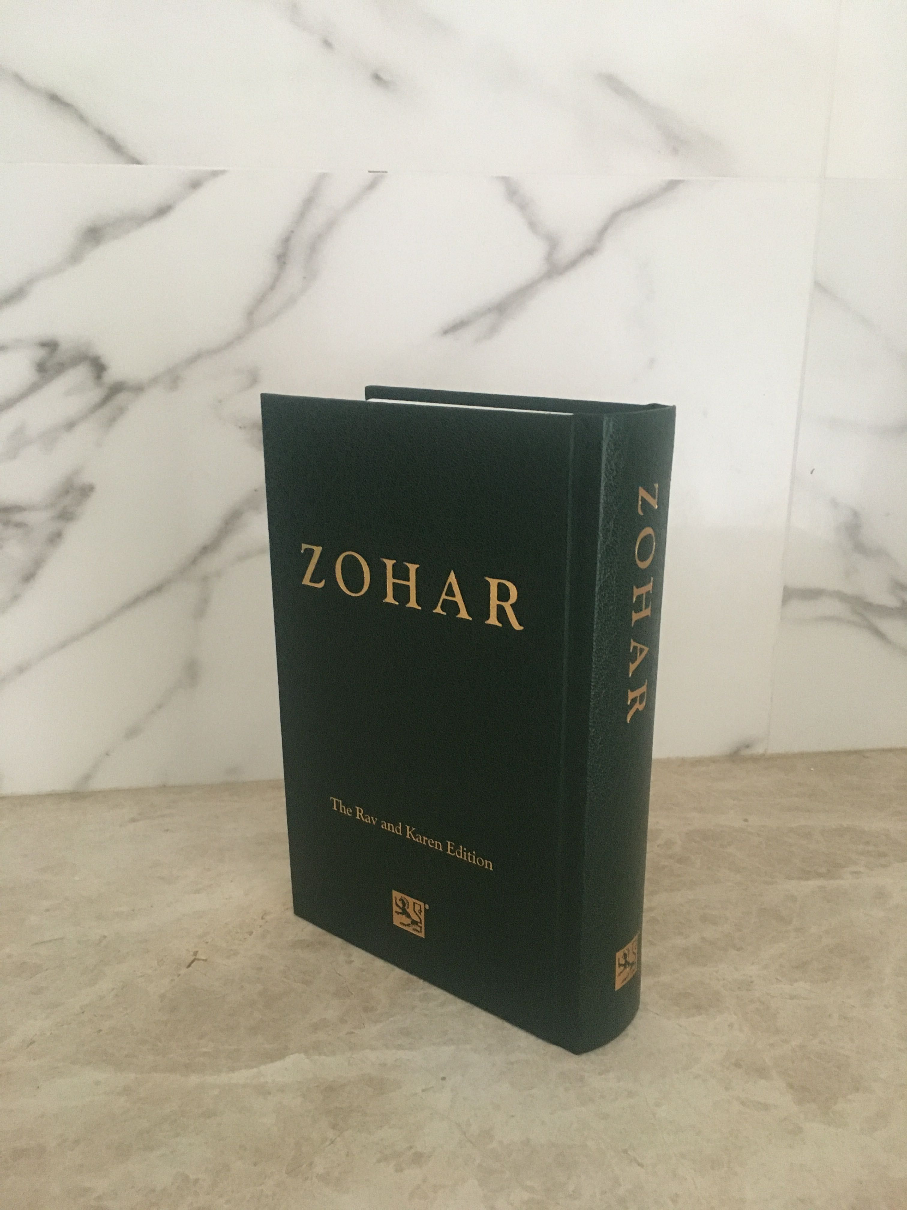 Книга Зоар оригинал. Издание Каббала Центра Рава и Карен Берг