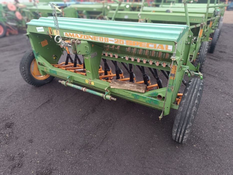 Siewnik zbożowy Amazone D8