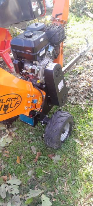 Rąbak rozdrabniacz rębak do galezi spalinowy