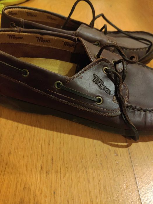 Sapatos castanhos Tepa