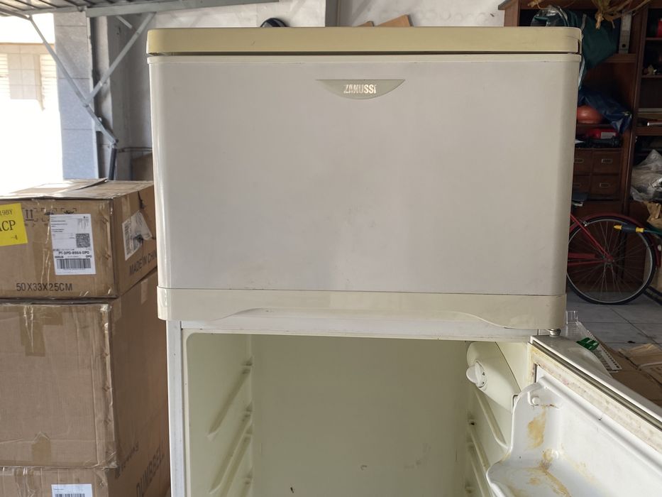 Frigorifico Zanussi 1,60 m a funcionar normalmente
