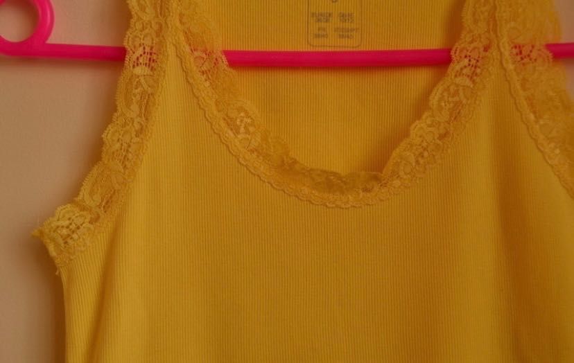 Żółty top podkoszulka z koronką Esmara
