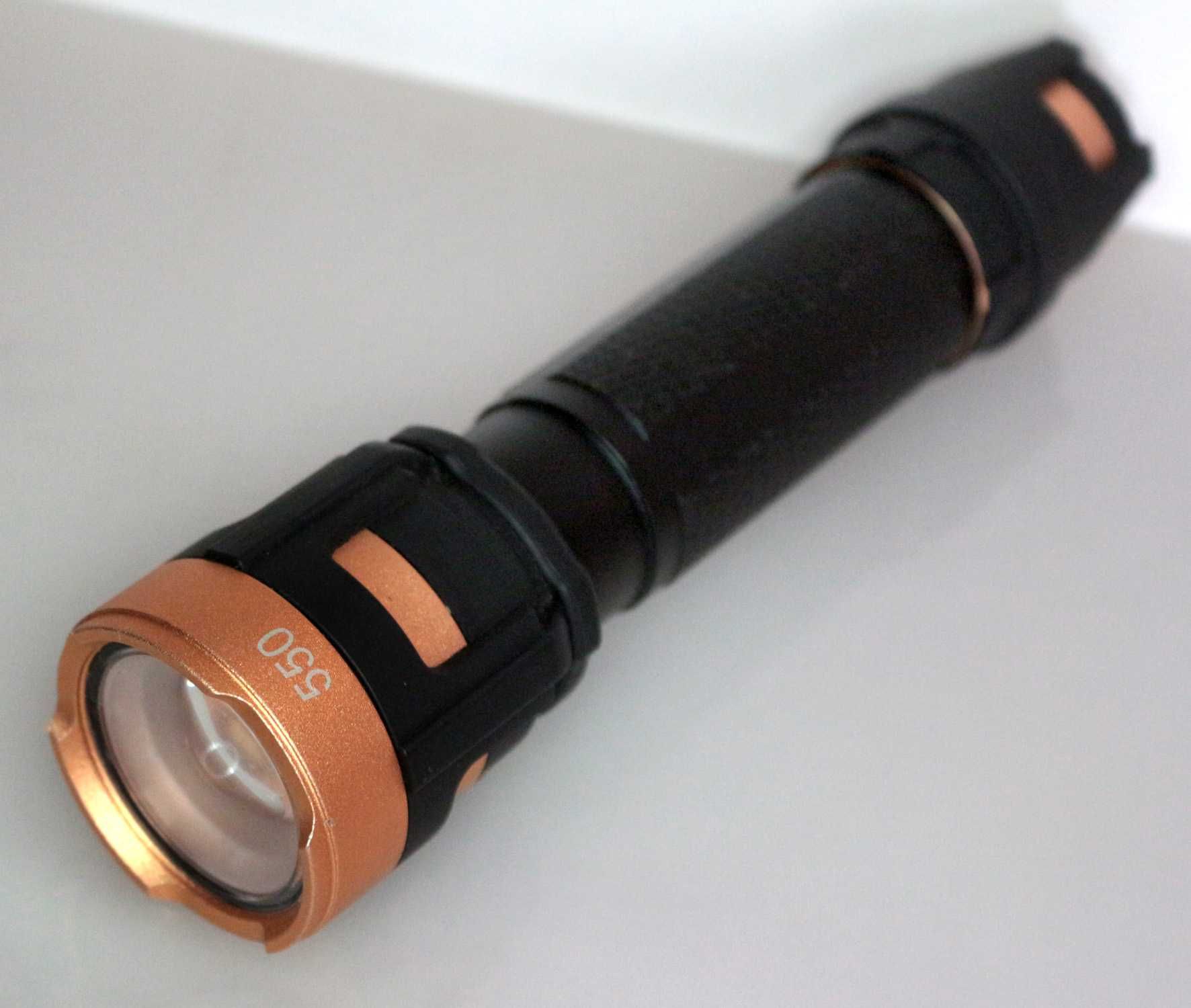Фонарик Duracell LED Flashlight 550 Lumens, Original