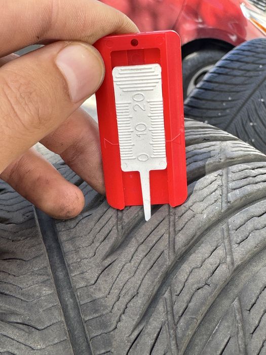 Michelin alpin 5 235/45/18