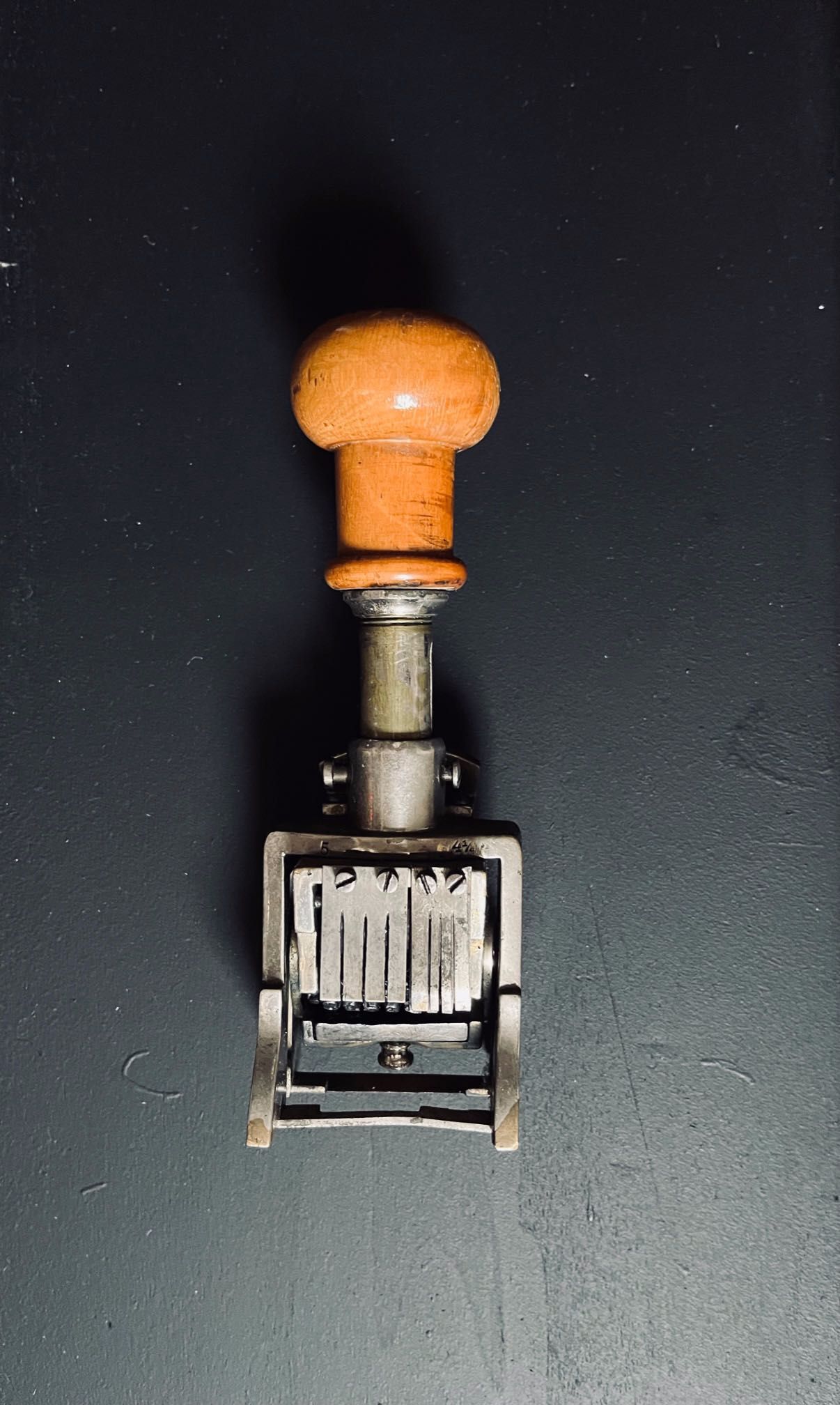 numerador/ datador