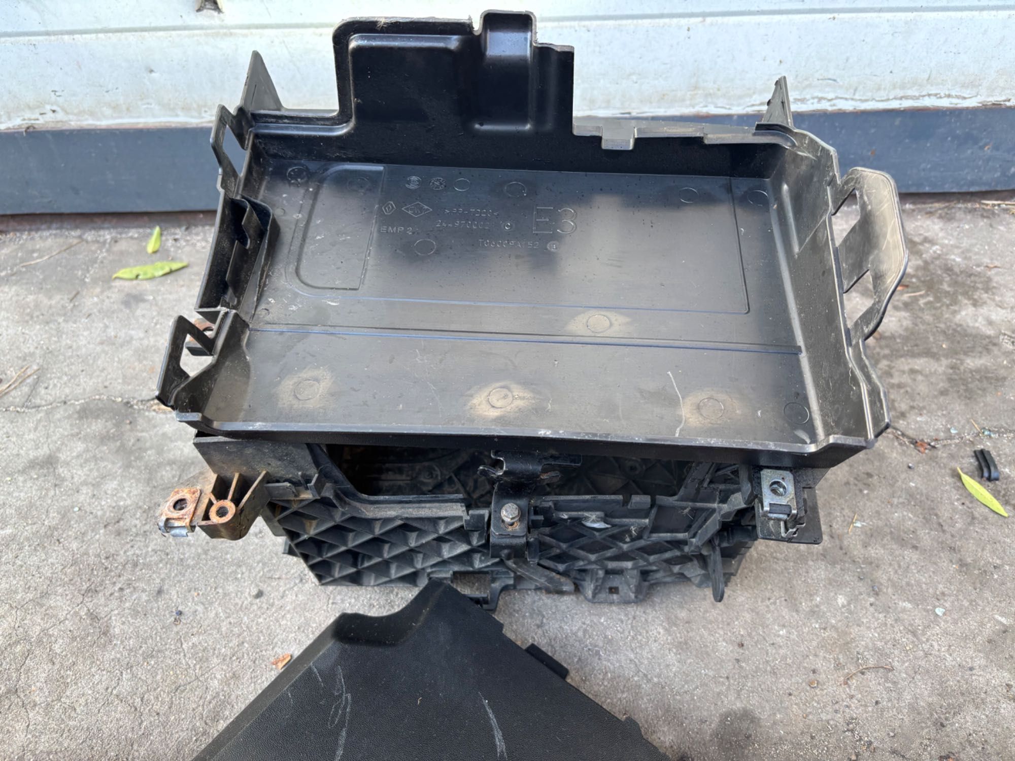 Obudowa akumulatora półka Renault Megane III