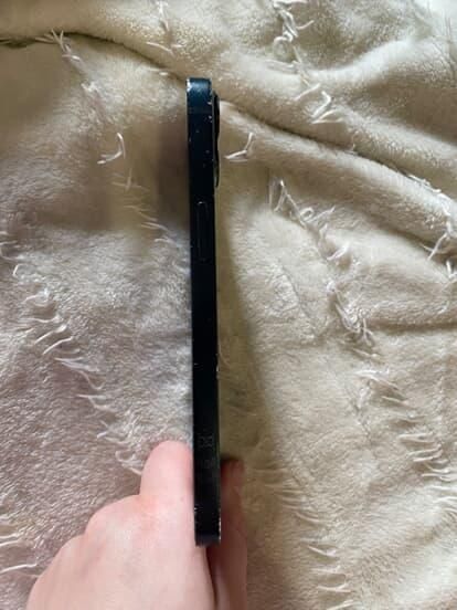 Продам Iphone 13