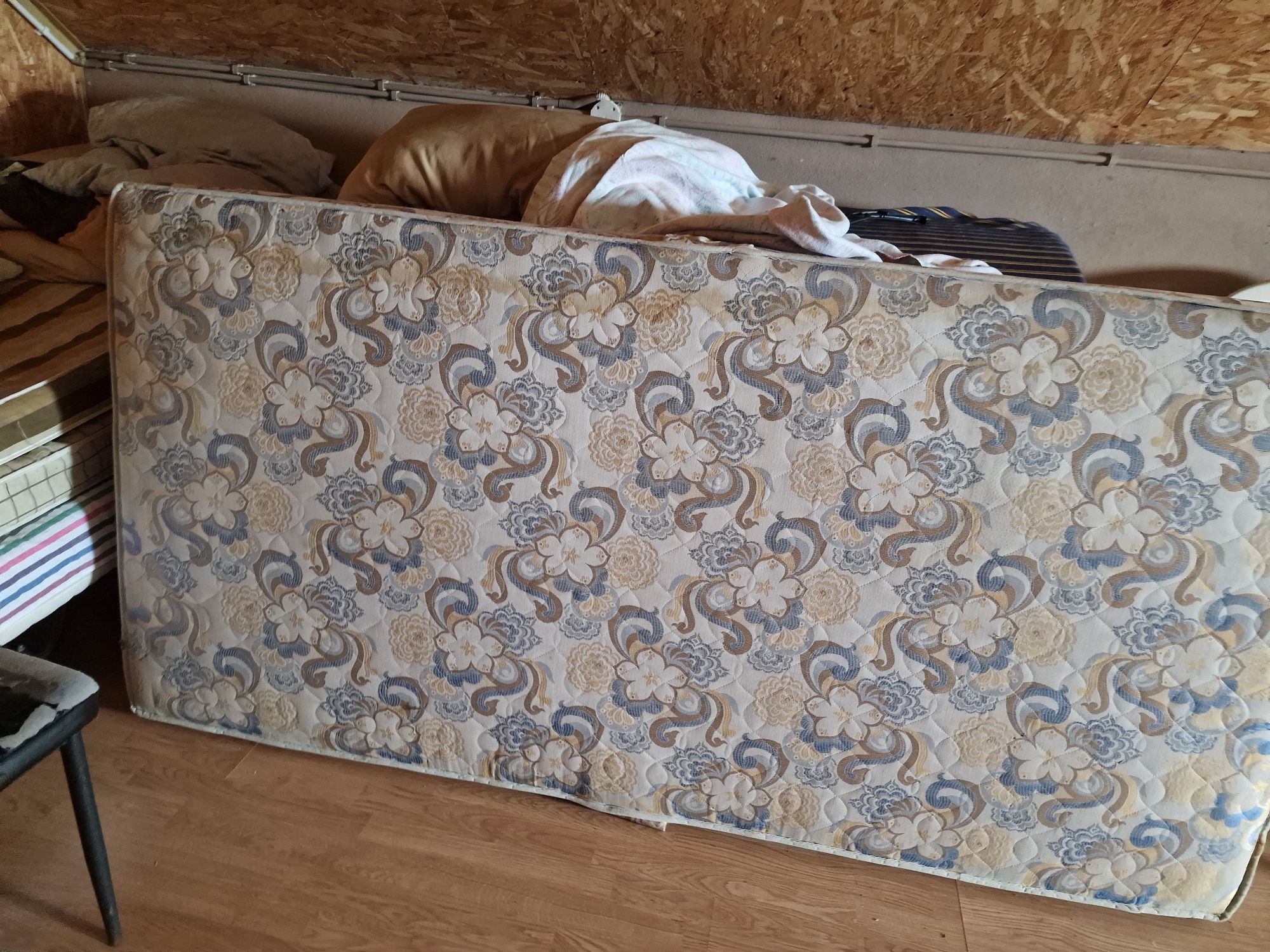 Łóżko polowe składane