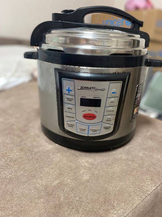 Продам мультиварку Scarlett.