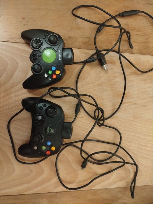 2 comandos Xbox em bom estado