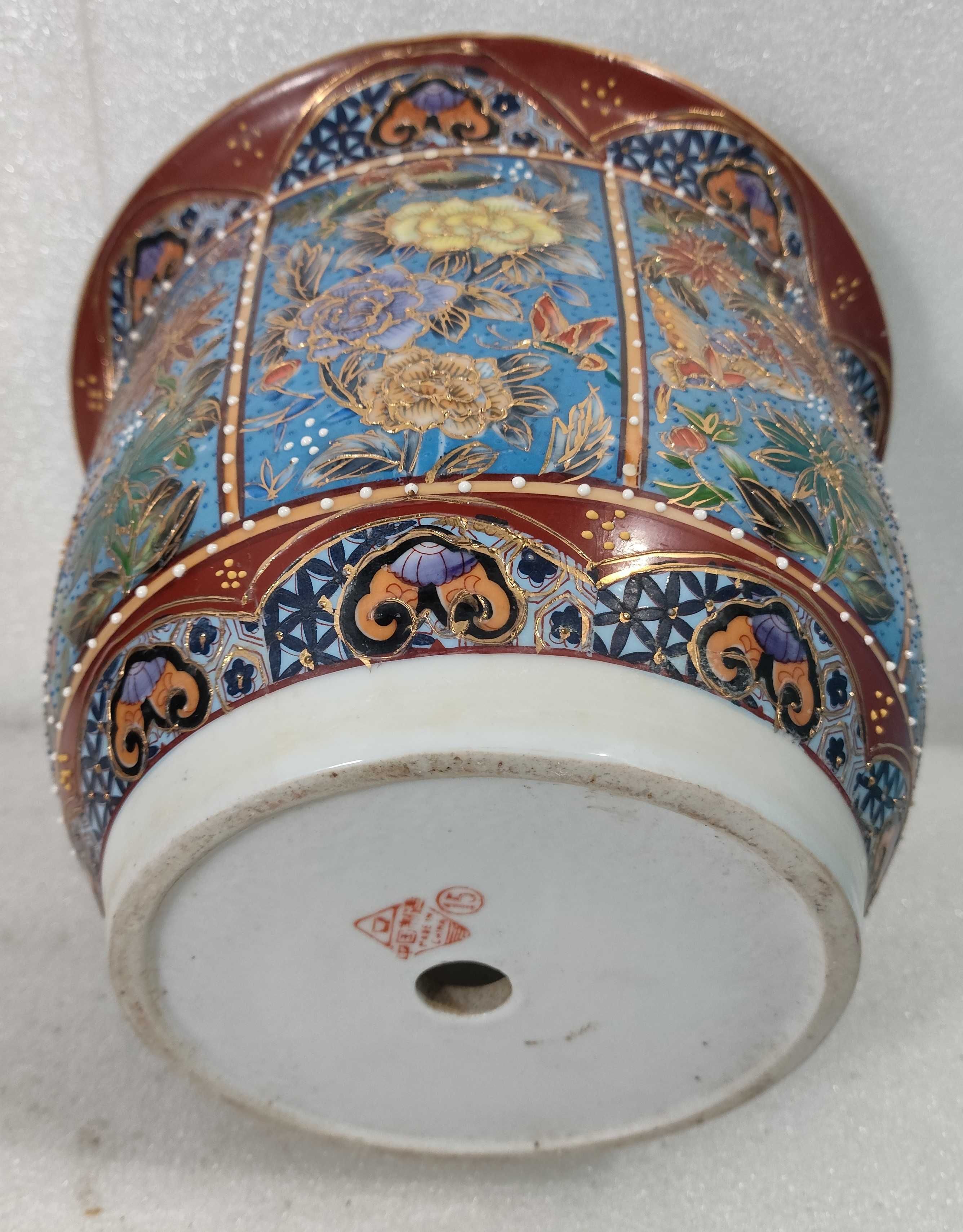 Vaso oriental pintado à mão