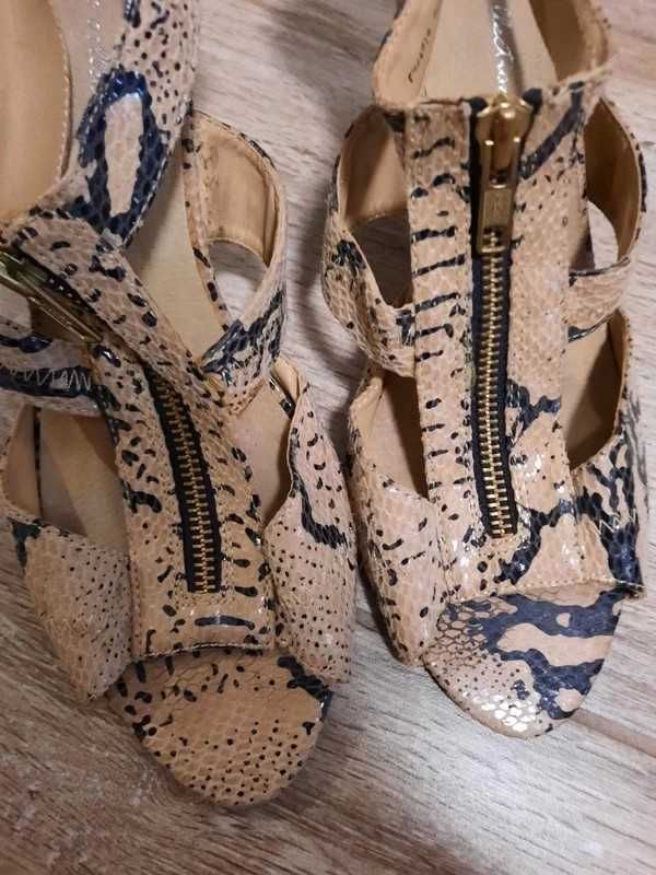 Sexy sandałki botki z printem wężowym i zamkiem rozmiar 41