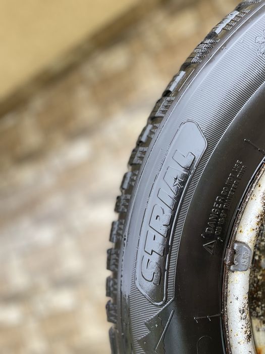Зимова гума Strial winter 215/65 R16