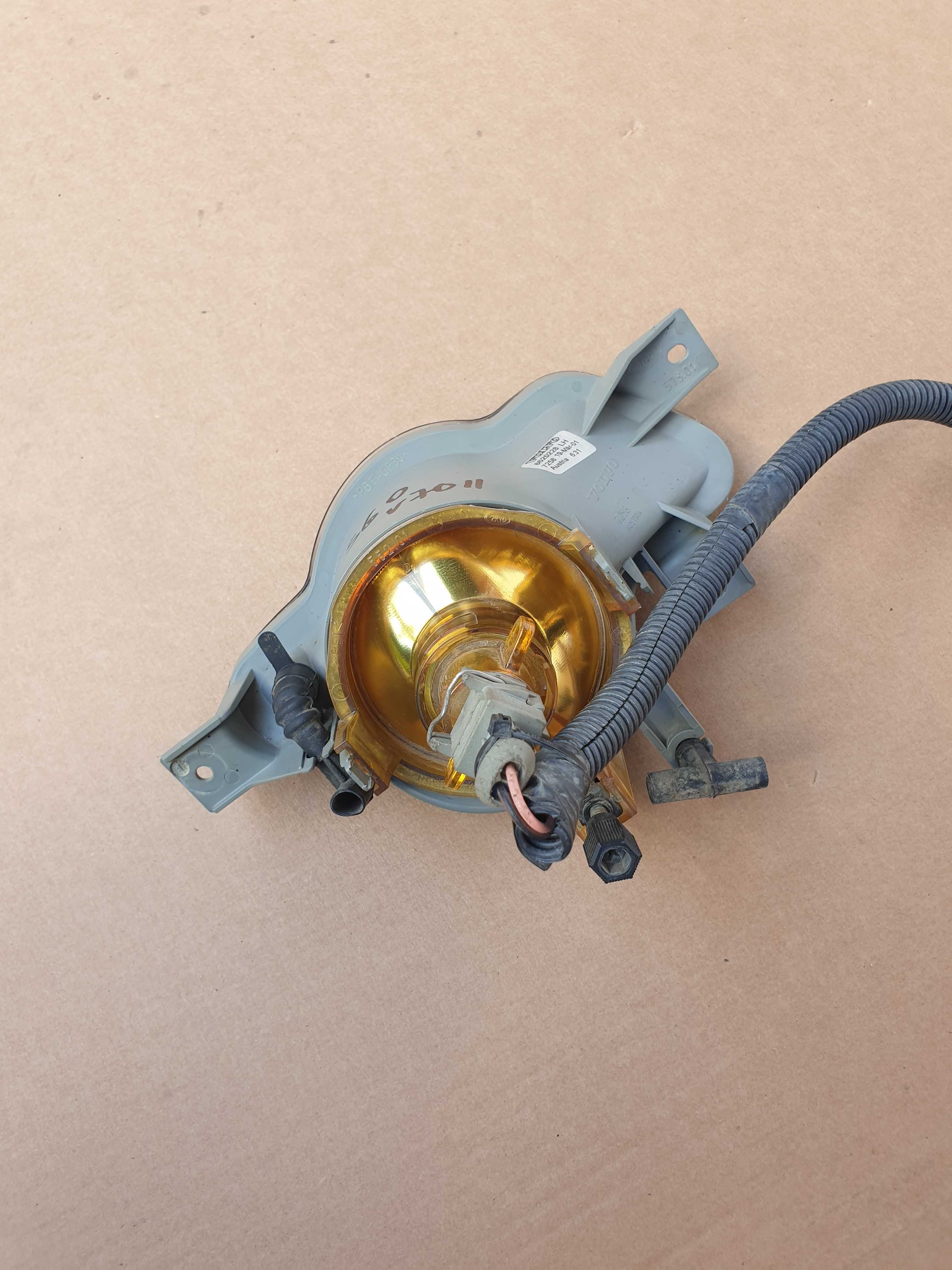 Halogen zderzaka przedniego  volvo v70II S60 2001 - 05 LH