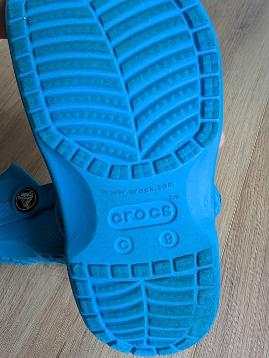 Crocs Menina ou Menino T9 (equivalente a 26/27)