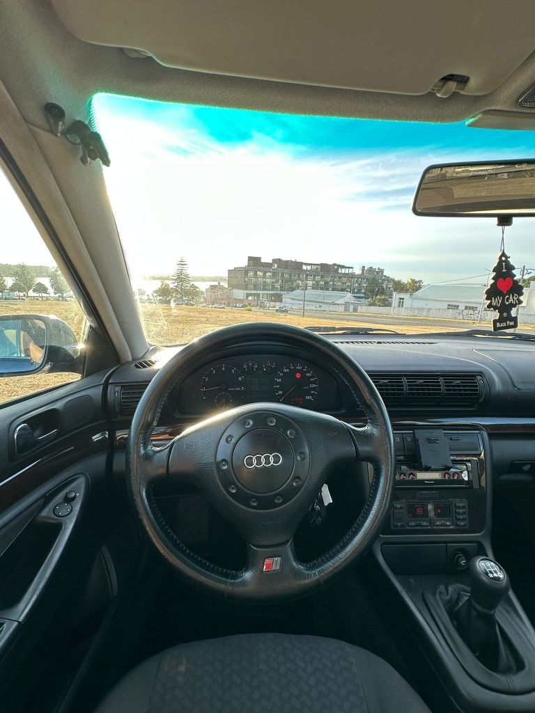 Audi A4 sedan 1.6