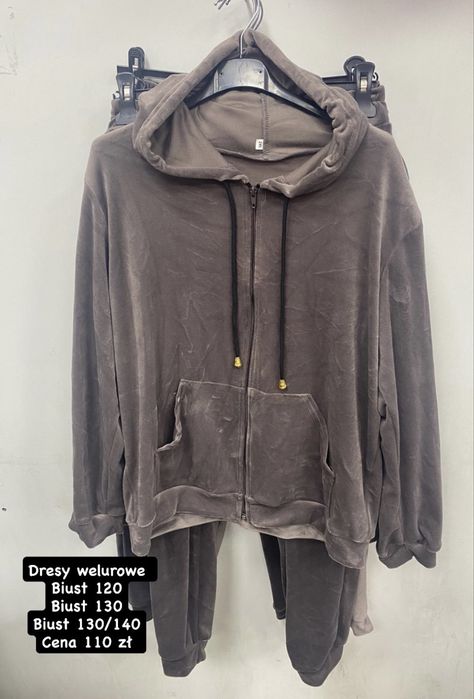 Dres welurowy nowy biust 130/140