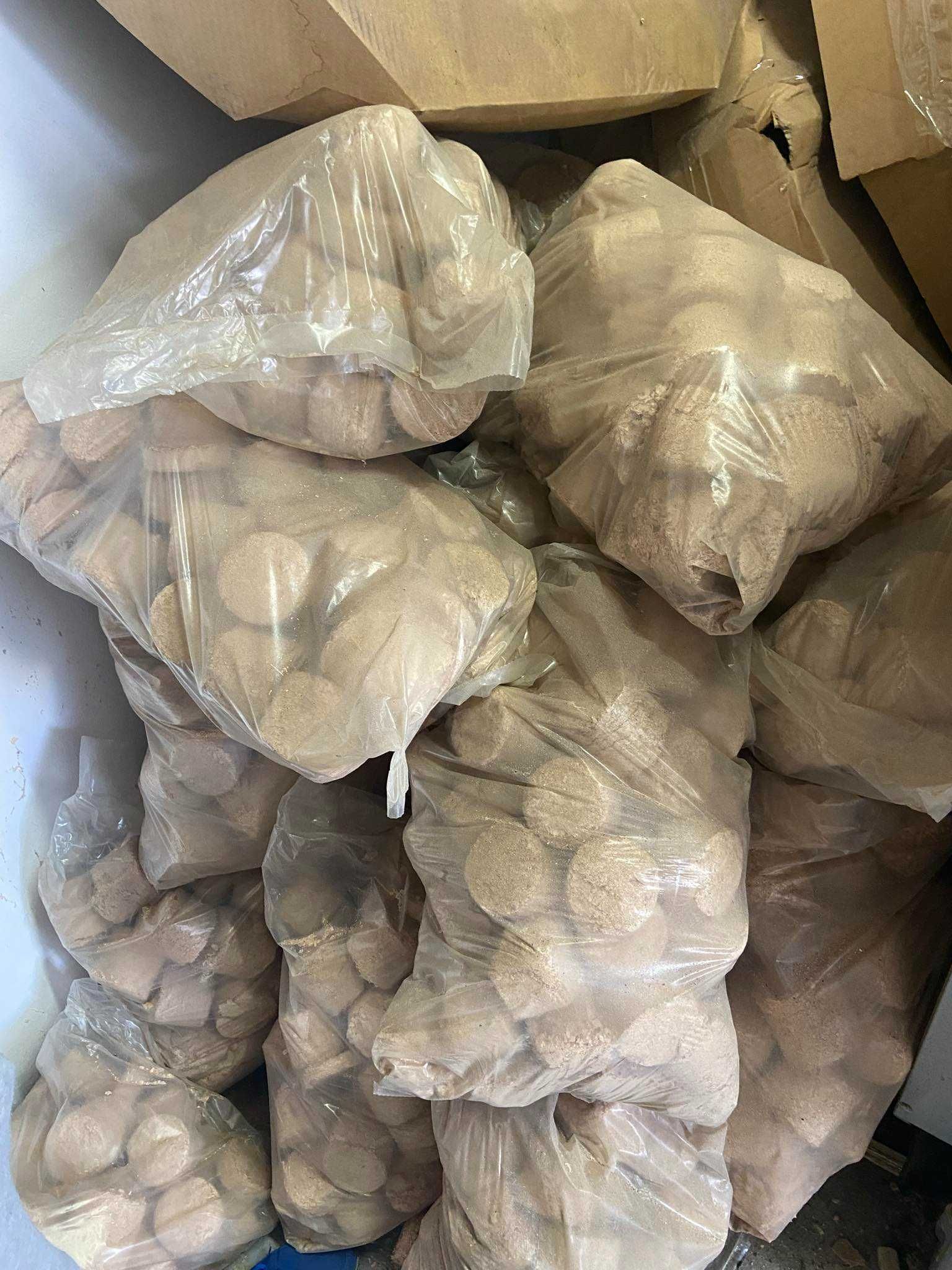 Brykiet liściasty worki lub Big-bag