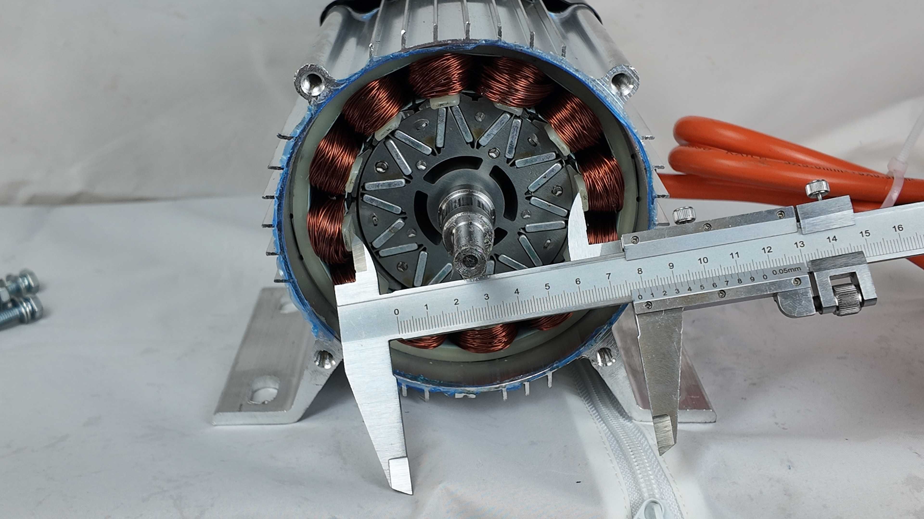 Безщітковий BLDC електродвигун 1000W 48V 500 rpm планетарный редуктор