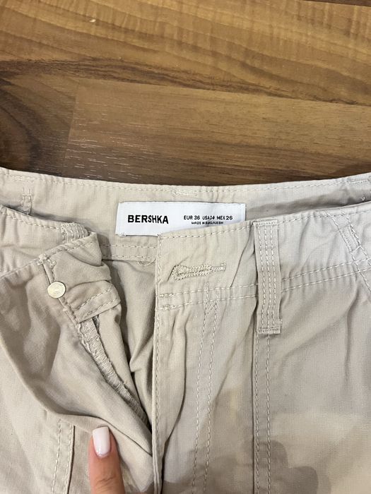 Карго штани жіночі BERSHKA