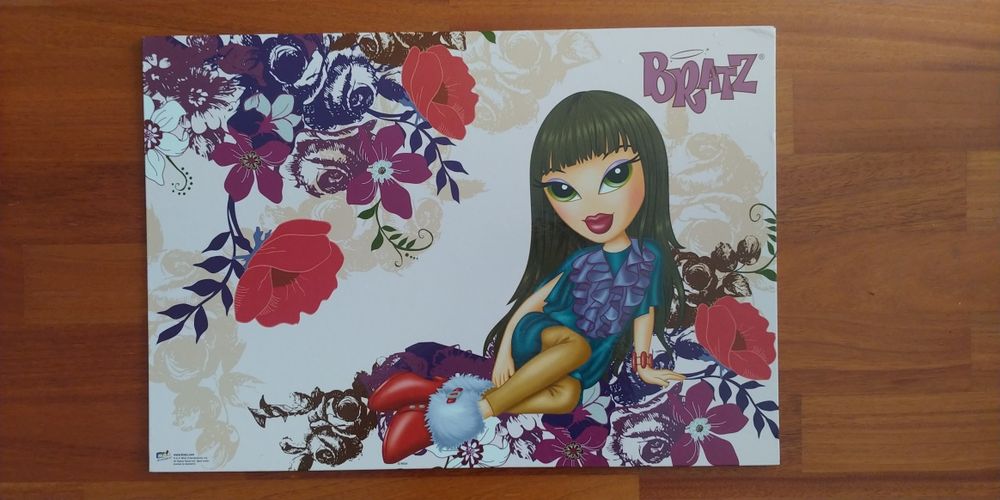 podkładka na biurko z lalką Bratz