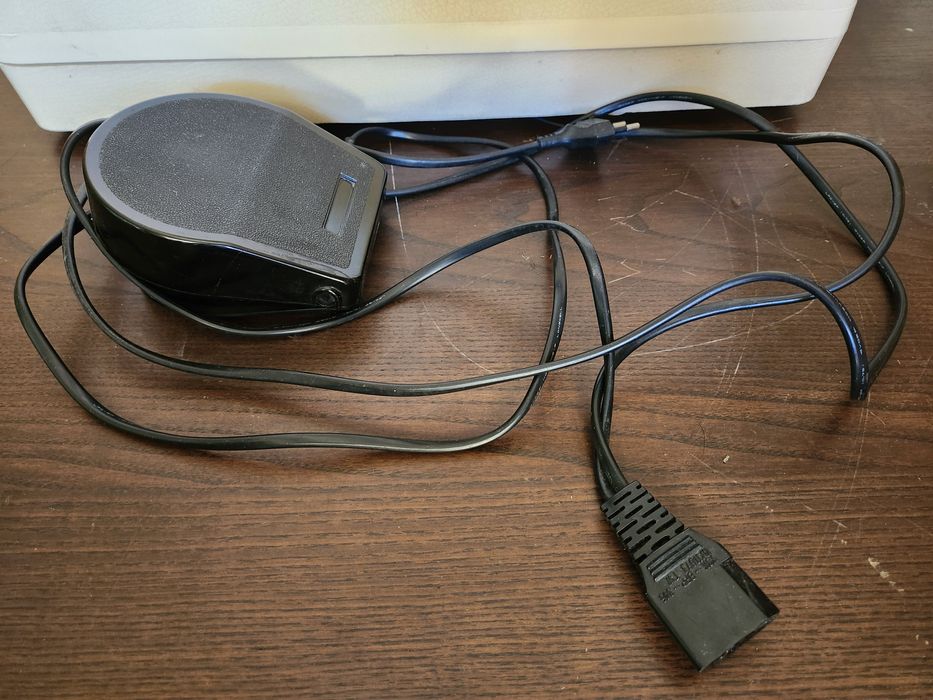 Singer máquina de costura avariada