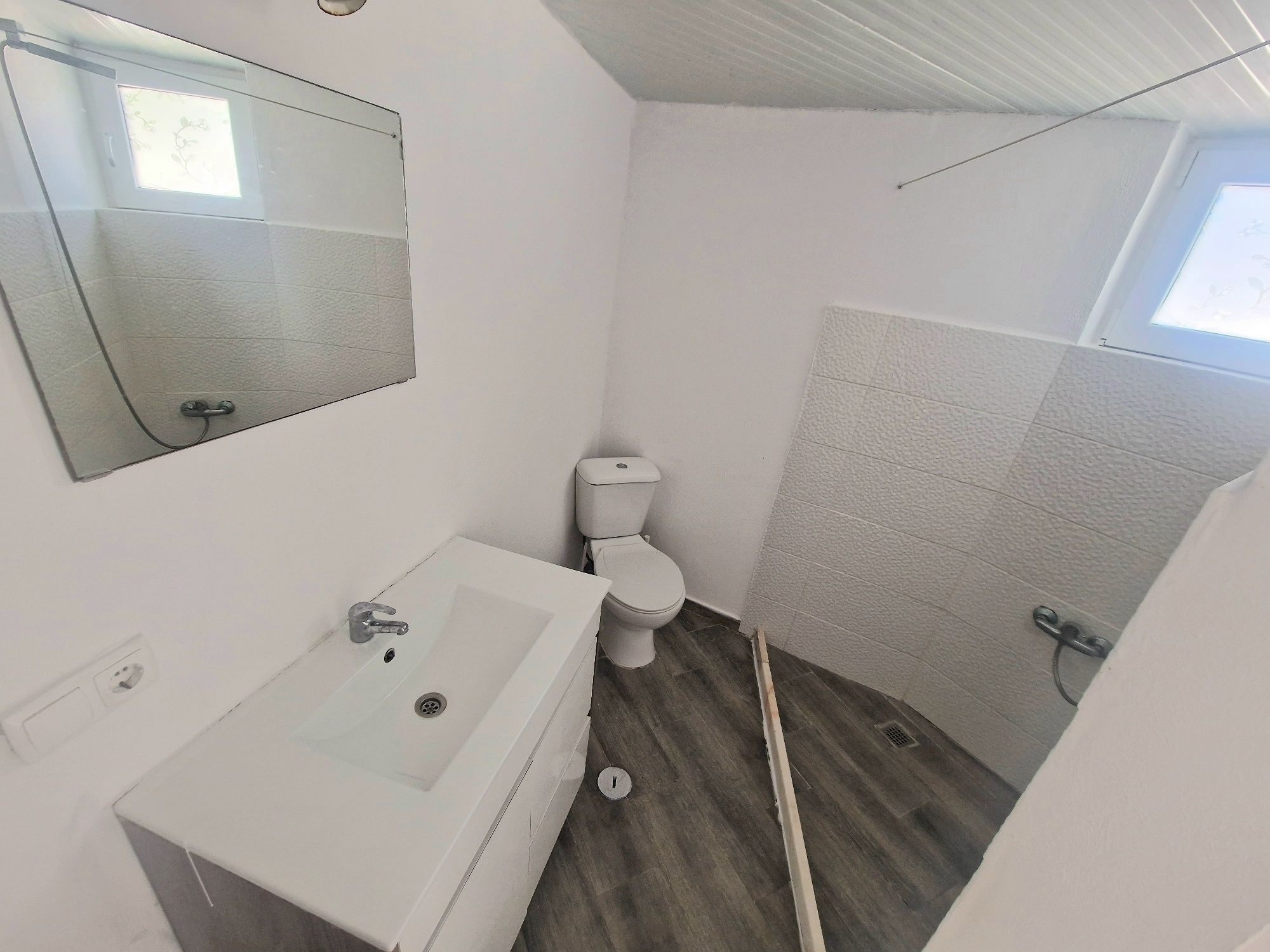 Estúdio T0 com terraço privado. 2 pessoas Máximo.