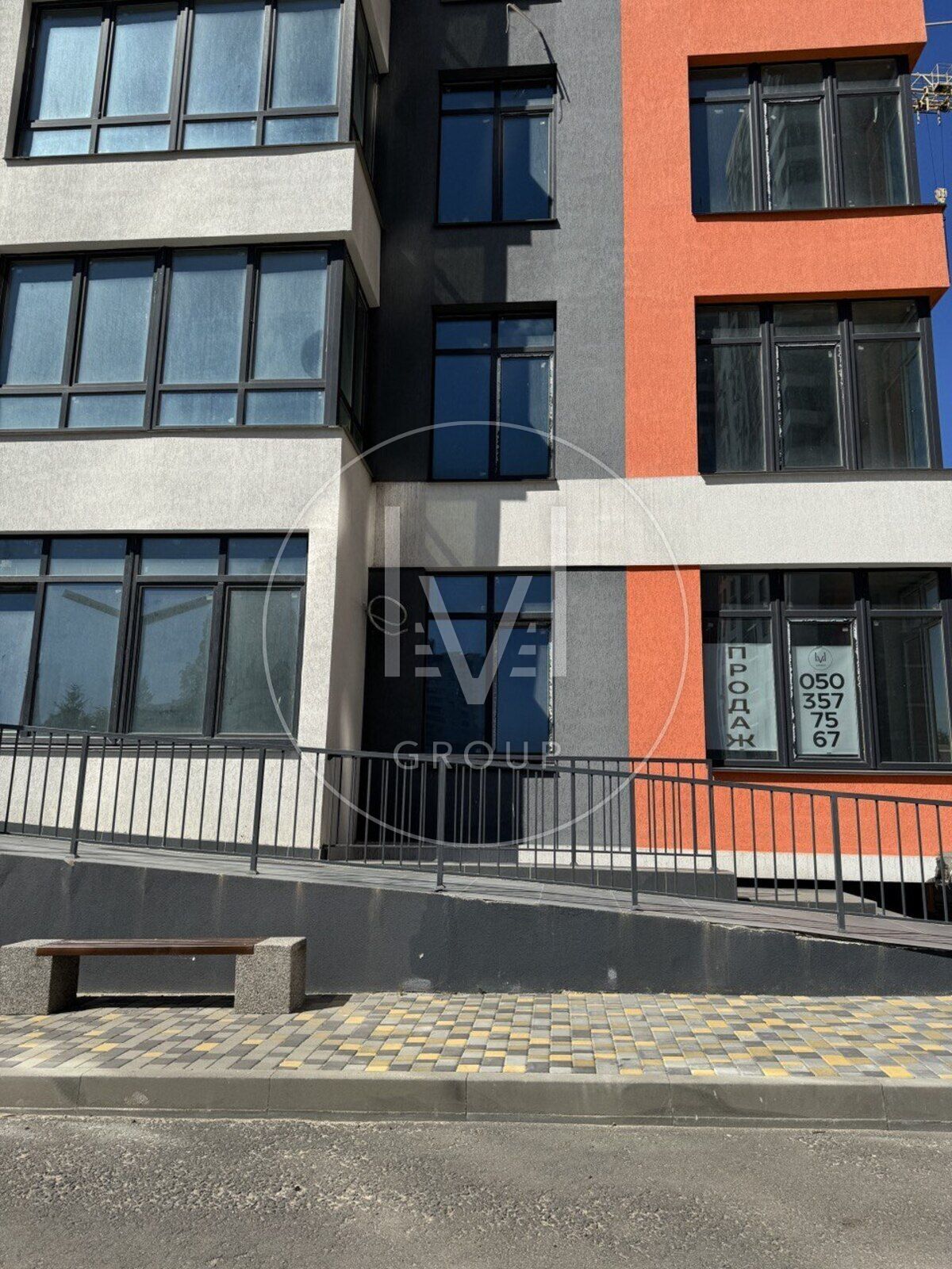 Продаж комерції, 91м2 ЖК Бережанський, Оболонський р-н. БЕЗ%