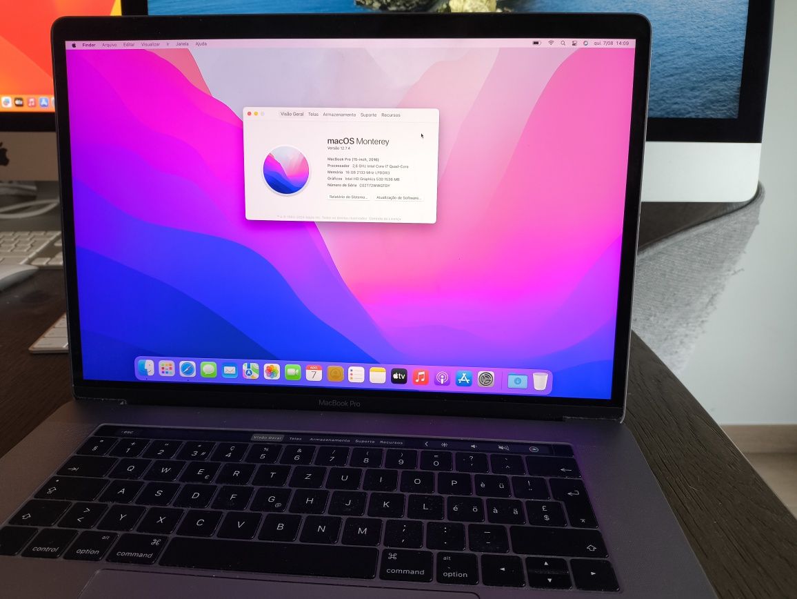 iMac 2017 5k Retina, iMac 2013 e MacBook Pro 2016 e 2012.