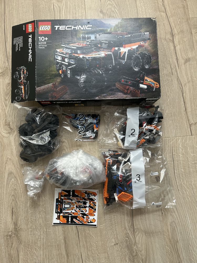 Zestaw Lego Technic 42139 All-Terrain Vechicle