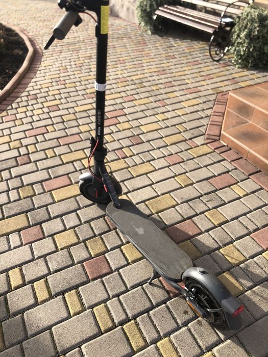 Продається елетро самокат xiomi