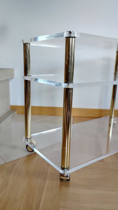 Włoski stolik mobilny z pleksi, Plexiglas.Lata 70