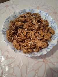 Орехи грецкие ,очищенные и в скорлупе,варенье грушевое