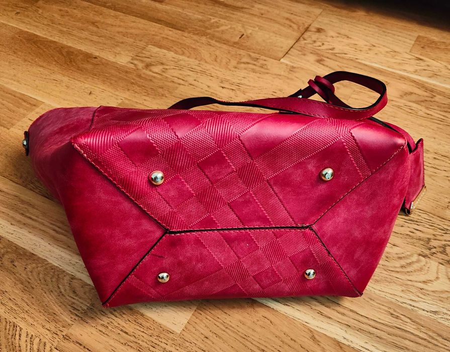 Сумка, шопер Burberry Red Leather Tote Bag